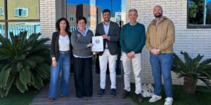 El Colegio de Veterinarios de Almería y el Ayuntamiento de Mojácar acuerdan la gestión del registro municipal de animales y las colonias felinas